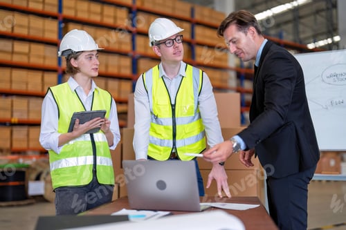Preview: Group of worker working in warehouse