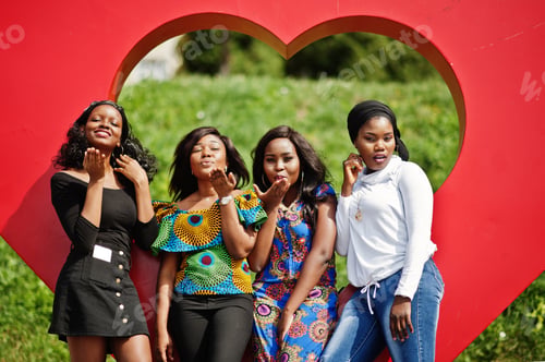 Preview: Group of african womens
