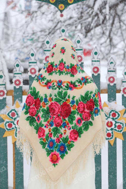Preview: Russian Girl In Vintage Pavlovo Posad Shawl "Alyonushka" And Carved Fence Of Rural Wooden House In