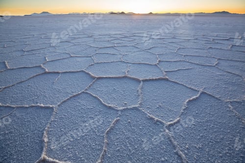 Preview: Salar