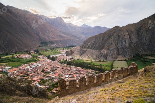 Preview: Pinkullyuna Inca Storehouses at sunset above Ollantaytambo, Sacred Valley of the Incas, near Cusco,