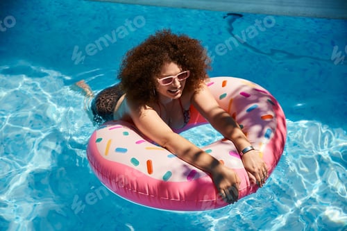 Preview: Summer pool fun