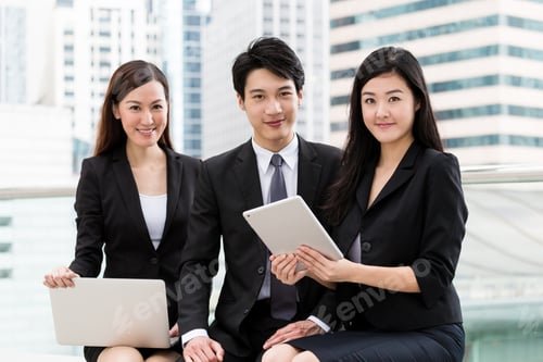 Preview: Group of business people discuss about the project