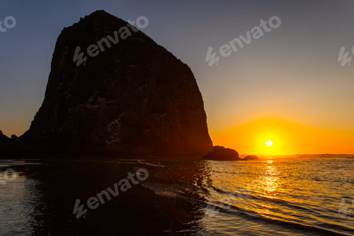 Preview: Sunset at Haystack Rock on Cannon Beach, Oregon