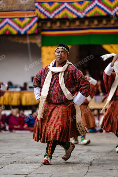 Preview: Bhutanese dancer in traditional dress performs at the Tshechu festival in Punakha.