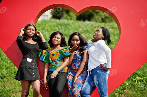 Preview: Group of african womens