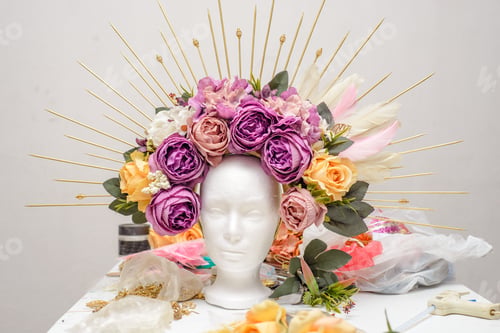 Preview: Elaboration of headdress for catrina.