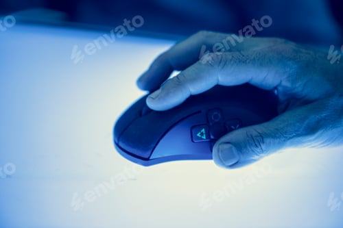 Preview: Business person using a mouse