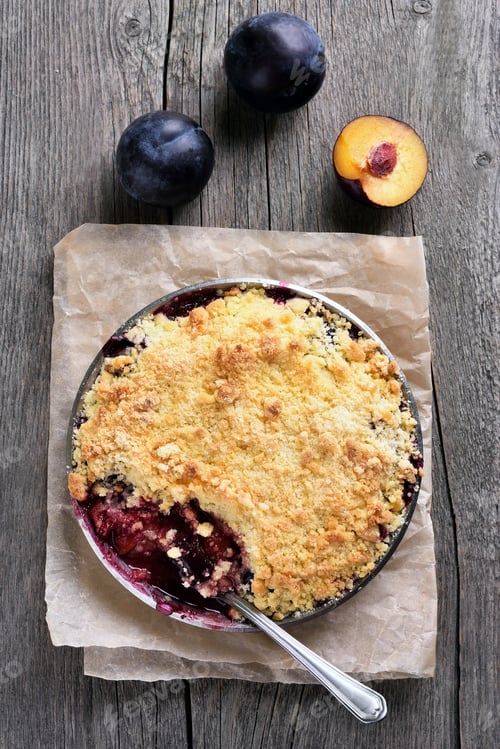 Preview: Plums crumble pie