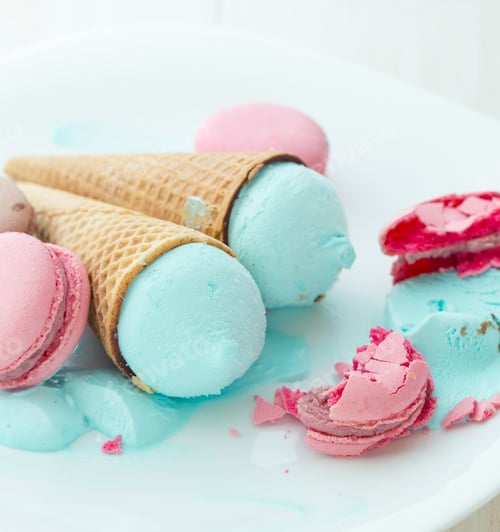 Preview: Blueberry ice cream with macaroons
