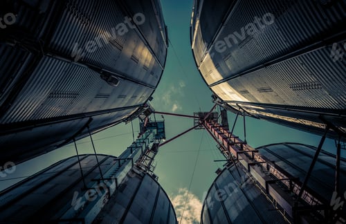 Preview: Low-angle view of the structural steel tower building