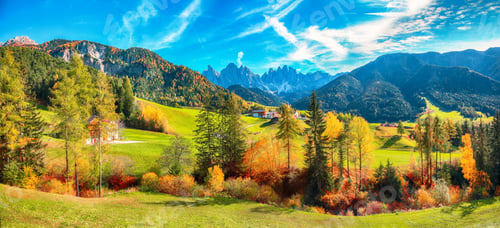 Preview: Colorful autumn scene of magnificent Santa Maddalena village in Dolomites