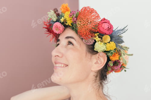 Preview: Woman wearing a floral wreath