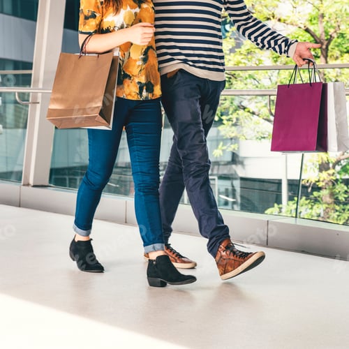 Preview: Couple Together Shopping Customer Concept