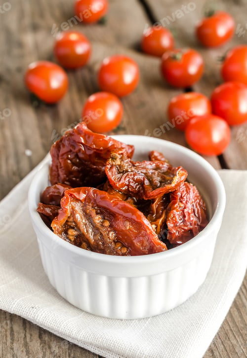 Preview: Sun dried and fresh tomatoes