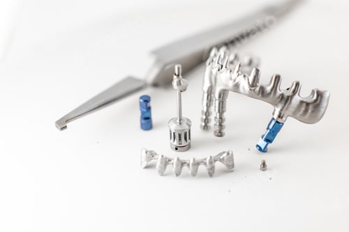 Preview: Metal frame for dental implants