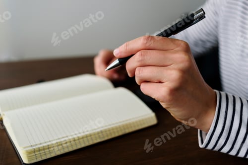 Preview: Writing by left hand in planner