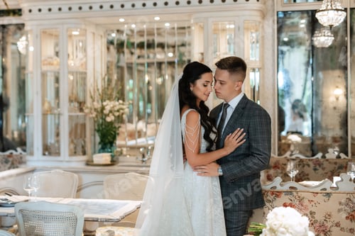 Preview: bride and groom inside a cocktail bar
