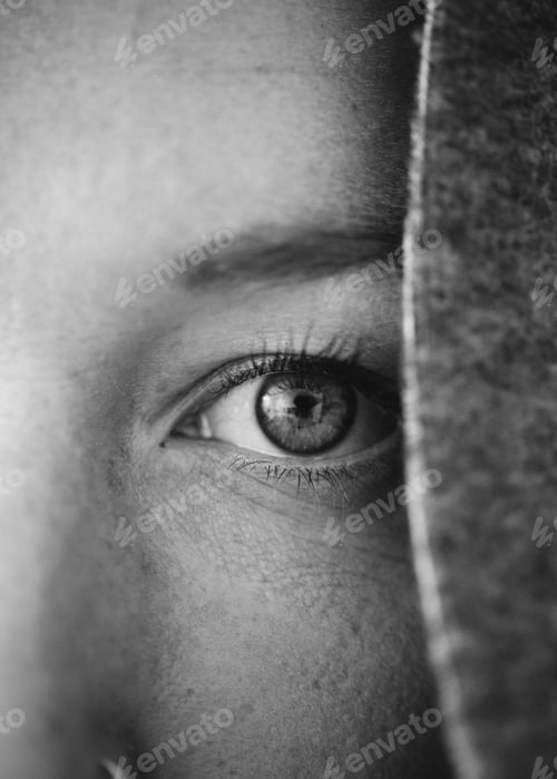 Vista previa: A gaze into the soul through a closeup of an eye