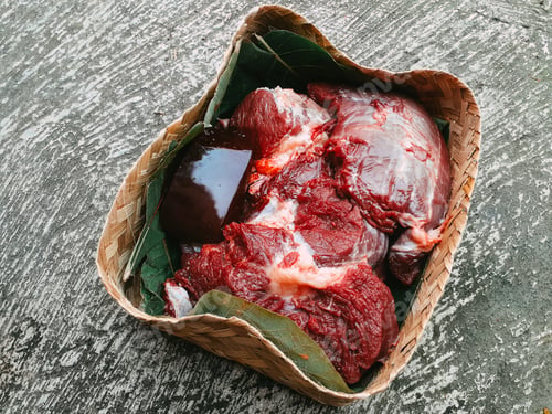 Preview: Raw Meat on Bamboo Wooven Box or Besek.