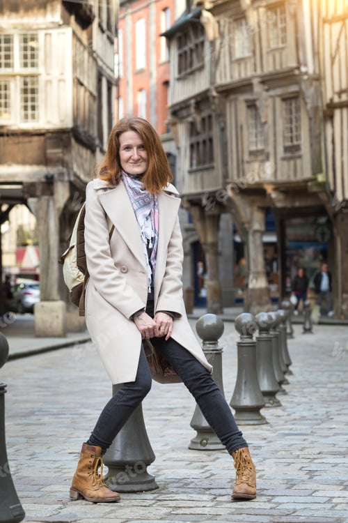 Preview: girl in the city of Dinan