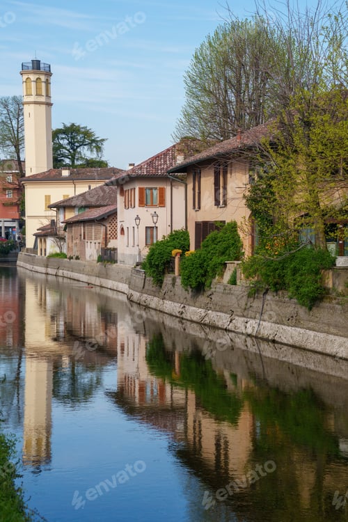 Preview: Old buildings along the Martesana canal at Inzago, Milan