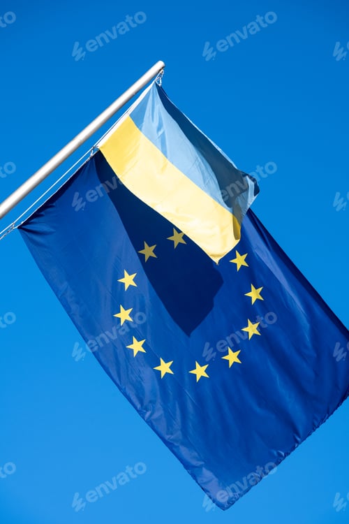 Preview: The EU flag together with a ucrainian flag