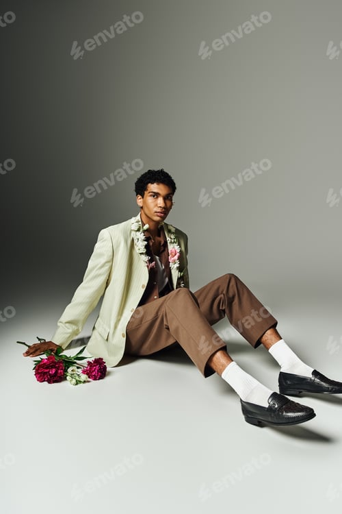 Preview: Floral fashion in a modern setting