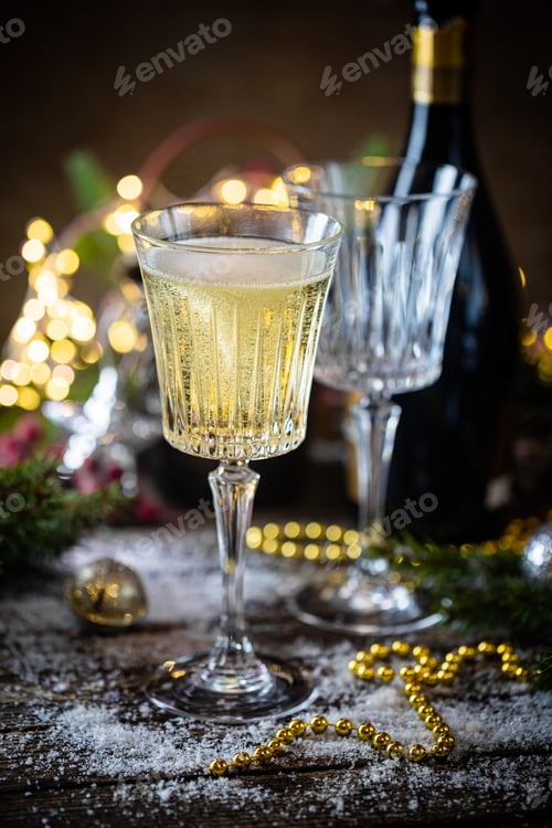 Preview: Christmas champagne glasses
