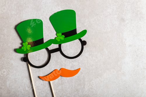 Preview: Different photo booth props for St Patricks Day party