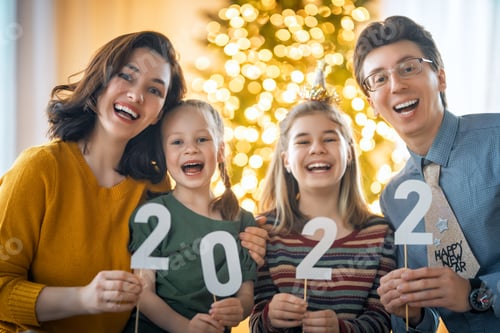 Visualização: família comemorando o Ano Novo