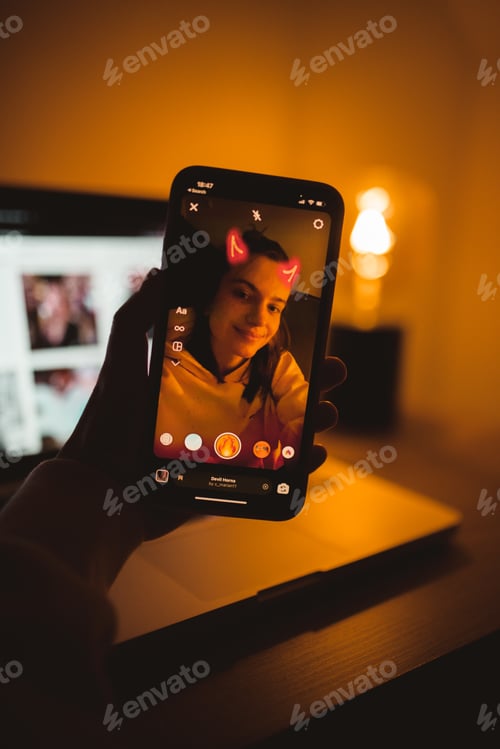 Preview: Social media filter on Instagram