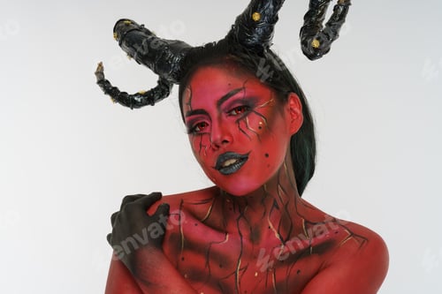 Preview: Evil body painting