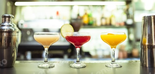 Preview: The three color cocktails with a citrus on the bar counter