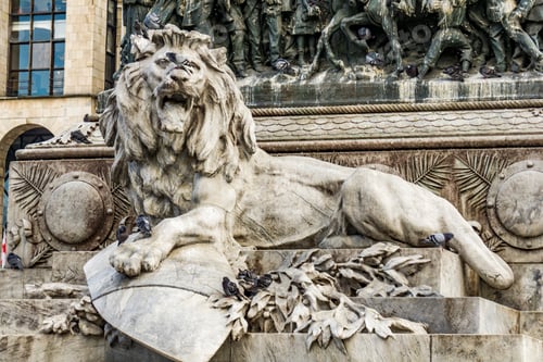 Preview: Lion on the pedestal of the monument to Victor Emmanuel II in Milan, Italy