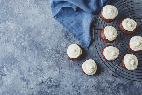 Preview: Cupcakes with delicious frosting