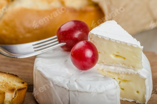 Preview: Fresh camembert from organic farms