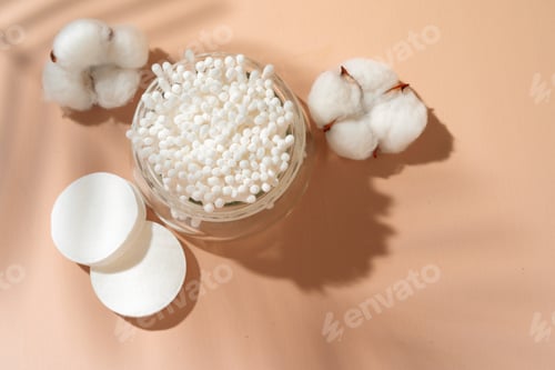 Preview: Hygienic cotton ear buds in glass cup