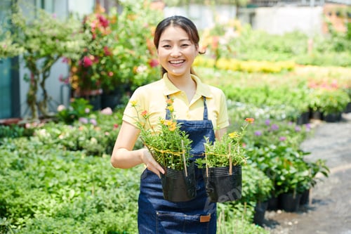 Preview: Young gardeing center worker