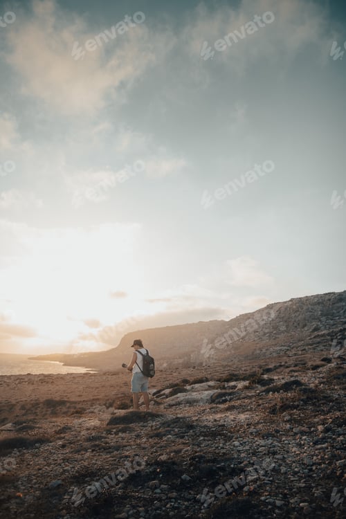 Preview: Young photographer hiking