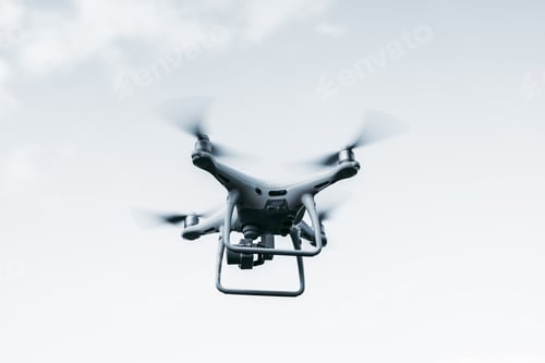 Preview: Flight of the multirotor with the sky in the background