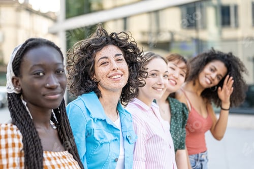 Preview: Portrait of five young teenager, focus on brunette girl with freckles