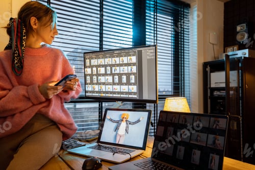 Preview: Photographer editing photos at home office