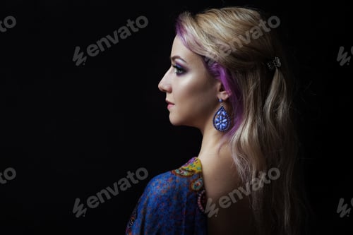 Preview: Portrait Of A Female Model In Ethnic Indian Costume With Jewellery And Traditional Makeup.