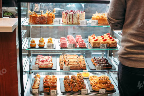 Preview: Showcase with sweets in a pastry shop