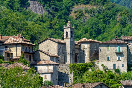 Preview: Old Salaria road near Ascoli Piceno, Marche, Italy: Quintodecimo