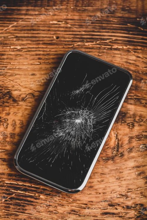 Preview: Smartphone with cracked screen