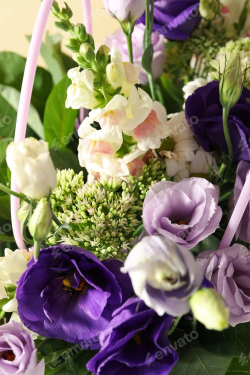 Preview: Bouquet of fresh flowers, close-up, side view.