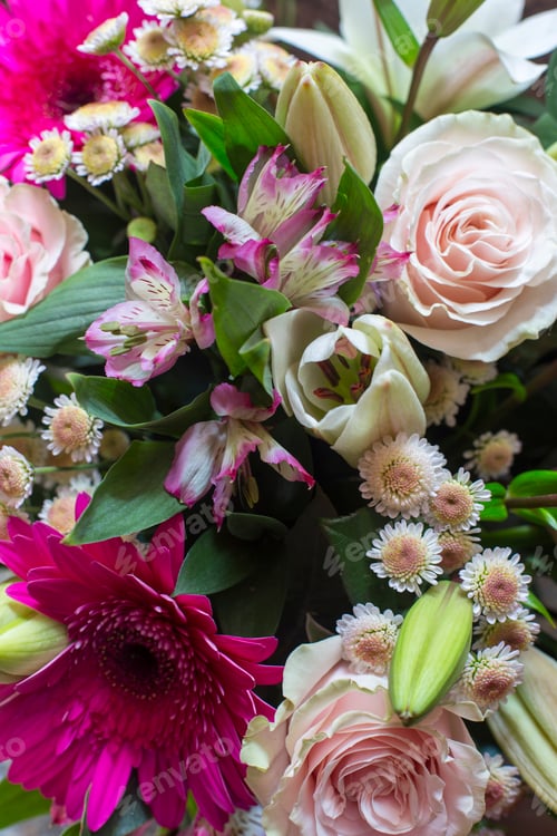Preview: Closeup of bouquet of colorful flowers.