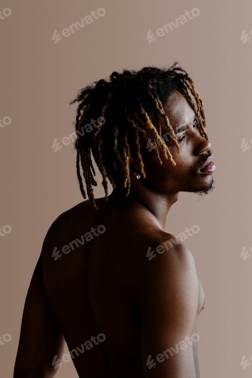 Preview: Young man posing